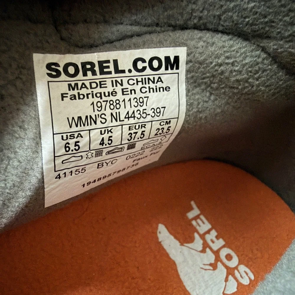 Sorel Out N About III Conquest Women 6.5 Green Waterproof Suede Boots NL4435-397